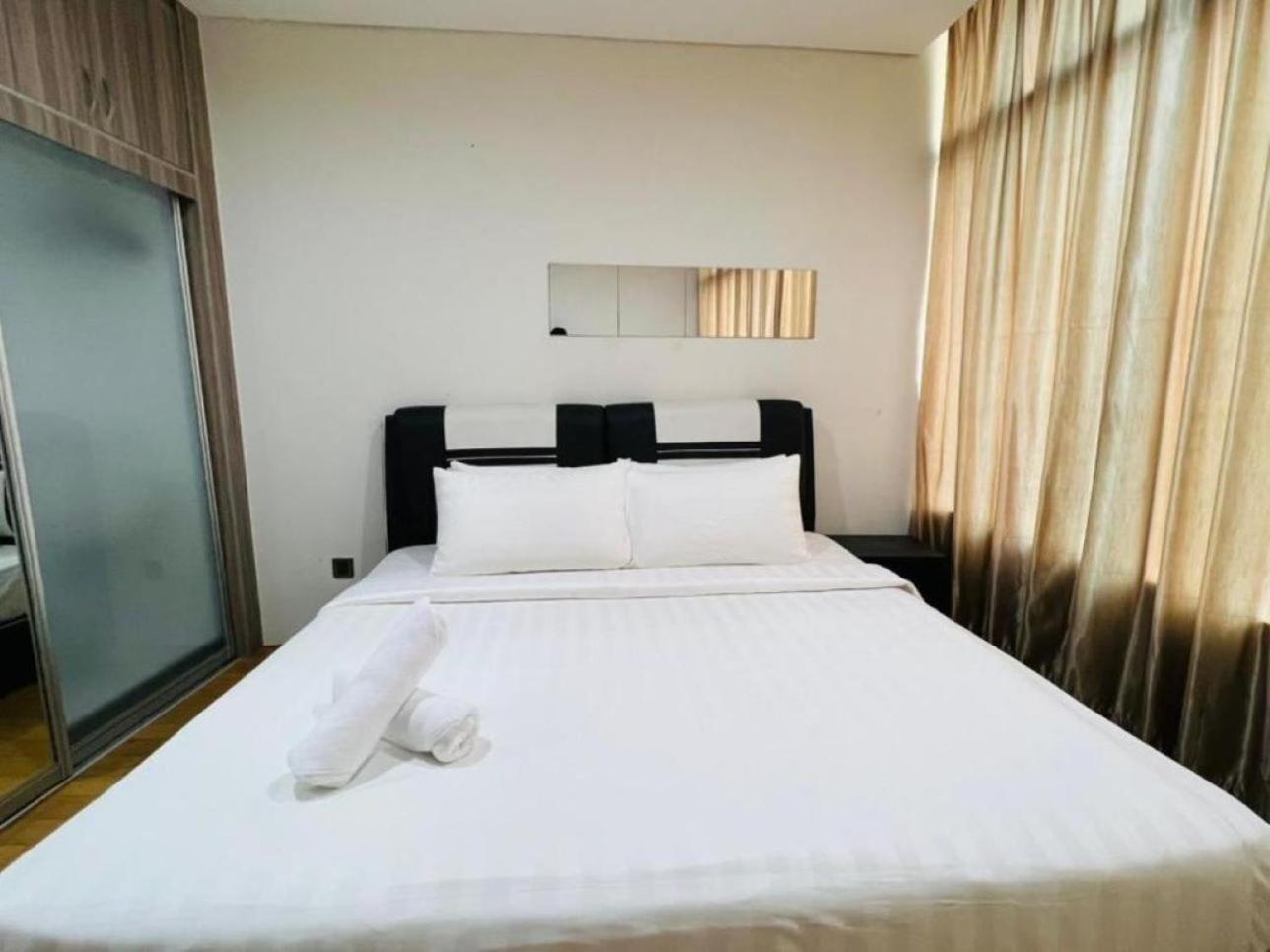 Vortex Suites Klcc By Moonlight Kuala Lumpur Exterior photo